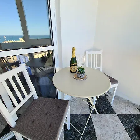 Sun & Sea Apartment *